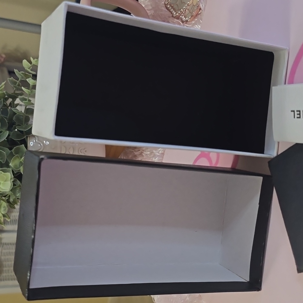 Chanel Box - Picture 4 of 8